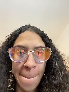 Hanna Cornee  online show from 30, 11, 2025