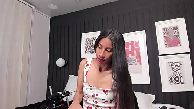 Snapshot of chiara_evanns chatting on 29, 9, 2025 chiara evanns online show from 29, 9, 2025