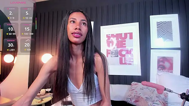 Snapshot of chiara_evanns chatting on 10, 10, 2025 chiara evanns online show from 10, 10, 2025