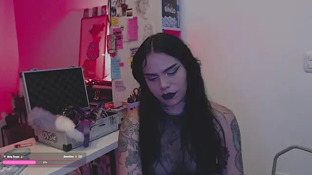 Snapshot of aleksanoir chatting on 8, 6, 2026 aleksanoir online show from 8, 6, 2026