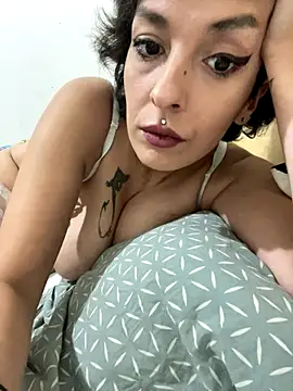 Piggiteablacktea online show from 24, 9, 2025