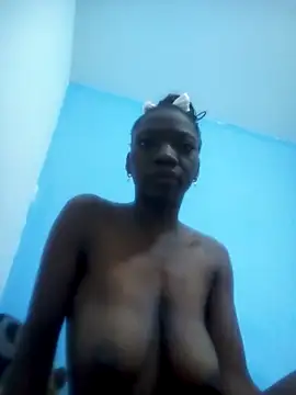 Snapshot of Aurora-Queen chatting on 24, 10, 2025 Aurora-Queen online show from 24, 10, 2025