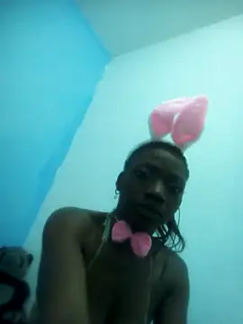 Snapshot of Aurora-Queen chatting on 1, 11, 2025 Aurora-Queen online show from 1, 11, 2025