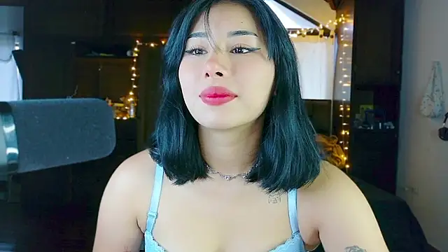 Snapshot of Shisuku_Sophi chatting on 3, 5, 2026 Shisuku Sophi online show from 3, 5, 2026