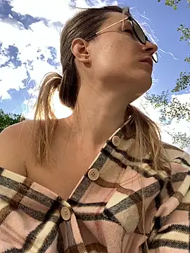 Snapshot of Jugira chatting on 18, 9, 2025 Jugira online show from 18, 9, 2025