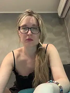 Snapshot of Jugira chatting on 23, 9, 2025 Jugira online show from 23, 9, 2025