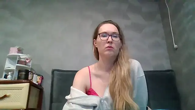 Snapshot of Jugira chatting on 10, 10, 2025 Jugira online show from 10, 10, 2025