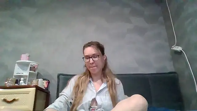 Snapshot of Jugira chatting on 11, 10, 2025 Jugira online show from 11, 10, 2025