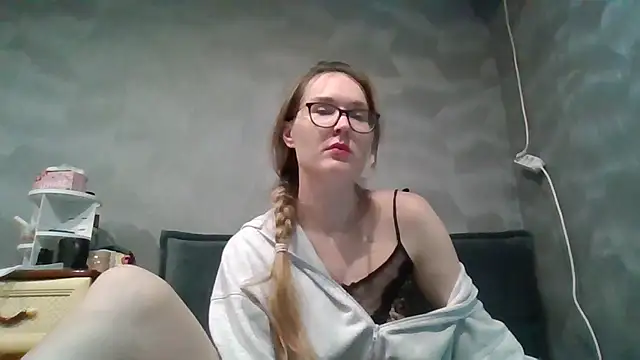 Snapshot of Jugira chatting on 13, 10, 2025 Jugira online show from 13, 10, 2025