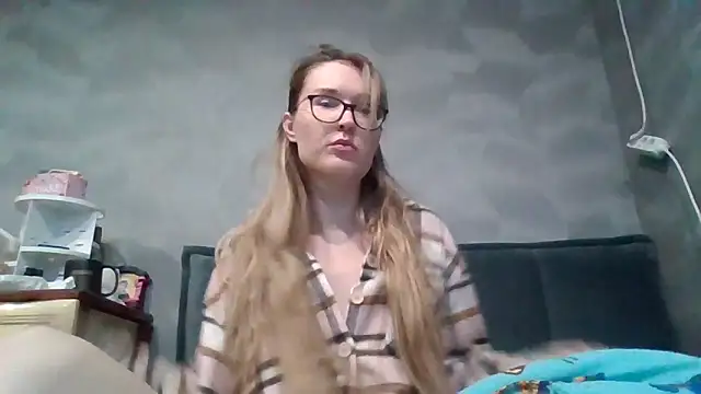 Snapshot of Jugira chatting on 15, 10, 2025 Jugira online show from 15, 10, 2025