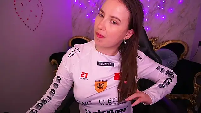 SofieBloom online show from 9, 3, 2026