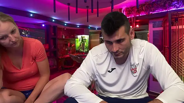 Snapshot of hornycouplefuck12 chatting on 16, 10, 2025 hornycouplefuck12 online show from 16, 10, 2025