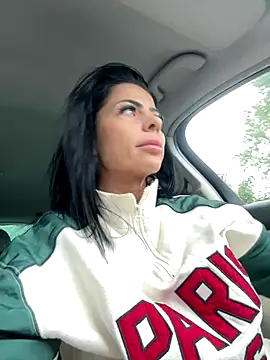 Snapshot of VanesaCharm chatting on 6, 10, 2025 VanesaCharm online show from 6, 10, 2025