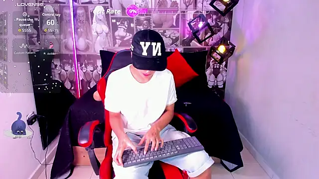 Snapshot of Enrrixxx_ chatting on 8, 10, 2025 Enrrixxx online show from 8, 10, 2025