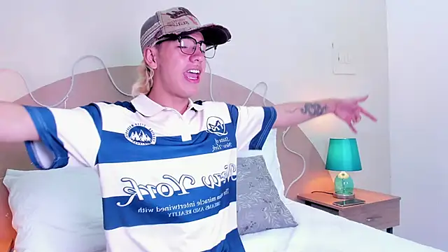 Snapshot of Enrrixxx_ chatting on 16, 11, 2025 Enrrixxx online show from 16, 11, 2025