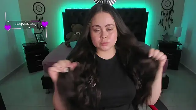 LolaVillalobos online show from 10, 9, 2025