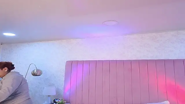 Snapshot of ZoeBenneti chatting on 19, 9, 2025 ZoeBenneti online show from 19, 9, 2025