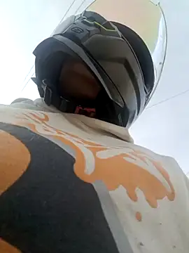 Snapshot of ZoeBenneti chatting on 27, 10, 2025 ZoeBenneti online show from 27, 10, 2025