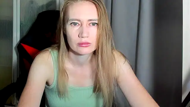 Snapshot of JessFoxxx chatting on 27, 5, 2026 JessFoxxx online show from 27, 5, 2026