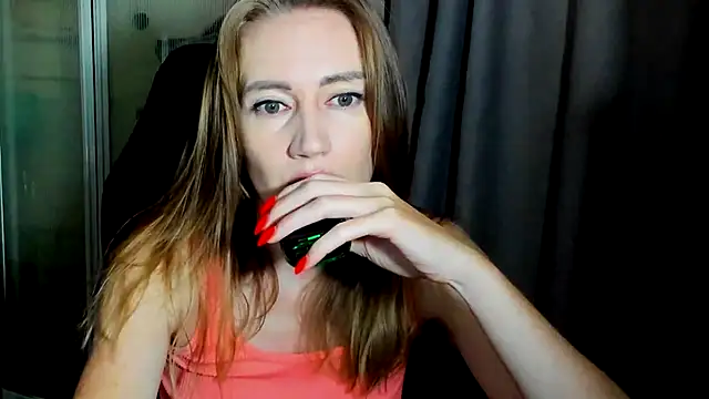 Snapshot of JessFoxxx chatting on 9, 8, 2026 JessFoxxx online show from 9, 8, 2026