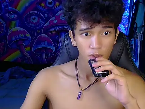 Snapshot of kenbigcockxx chatting on 7, 6, 2026 kenbigcockxx online show from 7, 6, 2026