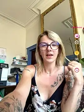 Snapshot of mlolita64foryou chatting on 28, 5, 2026 mlolita64foryou online show from 28, 5, 2026