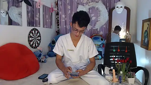 good boy in bed online show from 29, 9, 2025