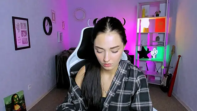 Snapshot of miki-niki chatting on 10, 9, 2025 miki-niki online show from 10, 9, 2025