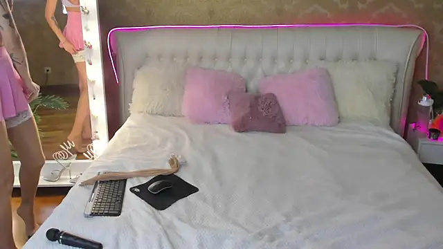 RosieBlossom online show from 16, 9, 2025