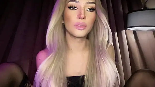 Snapshot of Alicegreenexx chatting on 3, 8, 2026 Alicegreenexx online show from 3, 8, 2026