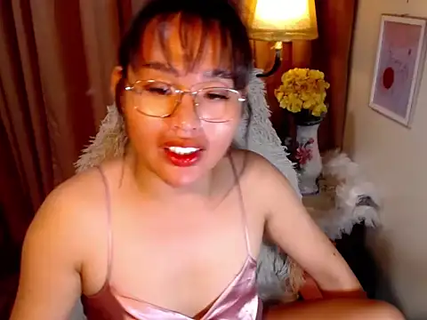 urmidnightcravingsxx online show from 17, 4, 2026