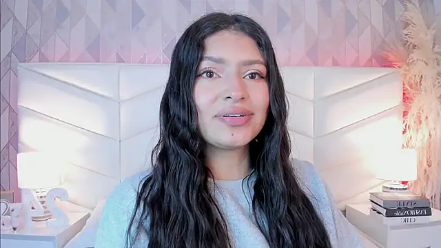 Snapshot of victoria___jonnes chatting on 3, 10, 2025 victoria jonnes online show from 3, 10, 2025