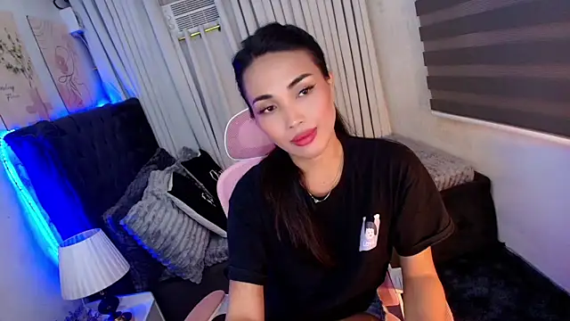 Snapshot of asian_lucii chatting on 10, 10, 2025 asian lucii online show from 10, 10, 2025