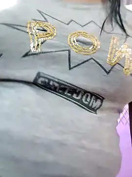 Snapshot of lunna_07 chatting on 8, 10, 2025 lunna 07 online show from 8, 10, 2025