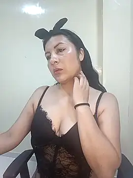 Snapshot of lunna_07 chatting on 2, 12, 2025 lunna 07 online show from 2, 12, 2025