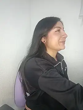 Snapshot of lunna_07 chatting on 20, 12, 2025 lunna 07 online show from 20, 12, 2025