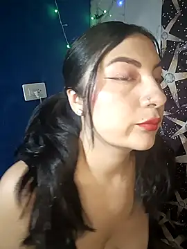 Snapshot of lunna_07 chatting on 6, 5, 2026 lunna 07 online show from 6, 5, 2026