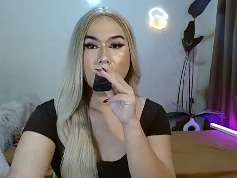 Snapshot of longoria_crawford chatting on 19, 9, 2025 longoria crawford online show from 19, 9, 2025