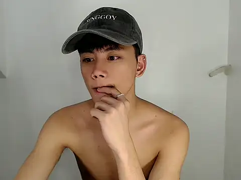 Snapshot of ynotyu chatting on 2, 2, 2026 ynotyu online show from 2, 2, 2026