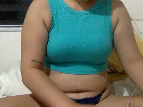 Snapshot of yummy_mia chatting on 16, 6, 2026 yummy mia online show from 16, 6, 2026