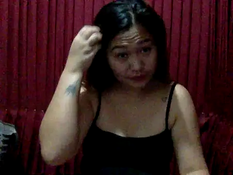 Snapshot of yummy_mia chatting on 14, 7, 2026 yummy mia online show from 14, 7, 2026