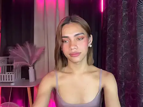 Snapshot of Lovelynikki03 chatting on 14, 10, 2025 Lovelynikki03 online show from 14, 10, 2025