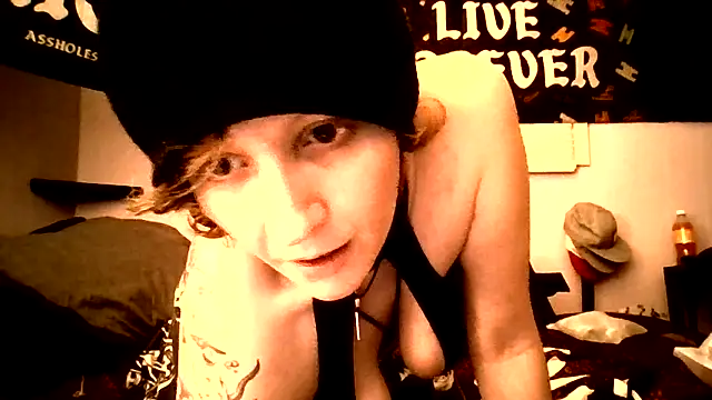 Snapshot of meateater74553 chatting on 2, 10, 2025 meateater74553 online show from 2, 10, 2025