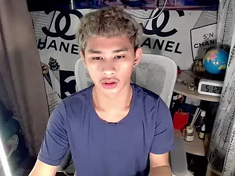 Snapshot of asianhardcock25 chatting on 25, 4, 2026 asianhardcock25 online show from 25, 4, 2026