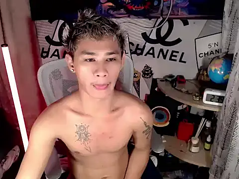 Snapshot of asianhardcock25 chatting on 26, 4, 2026 asianhardcock25 online show from 26, 4, 2026