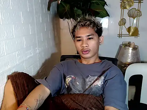 Snapshot of asianhardcock25 chatting on 5, 5, 2026 asianhardcock25 online show from 5, 5, 2026