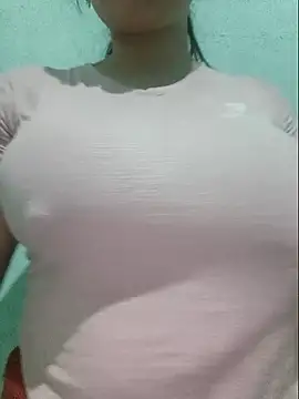 Snapshot of Shiny_Babe chatting on 1, 5, 2026 Shiny Babe online show from 1, 5, 2026