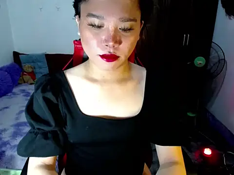 Urassiansweetcummer online show from 12, 5, 2026