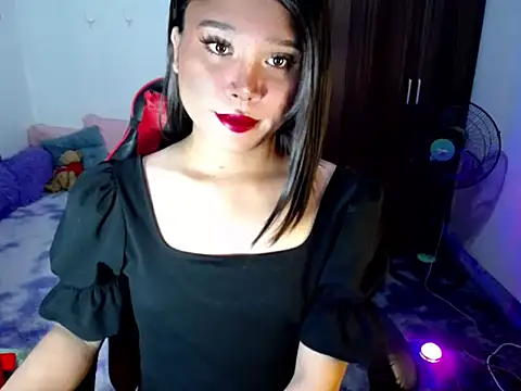 Urassiansweetcummer online show from 22, 5, 2026