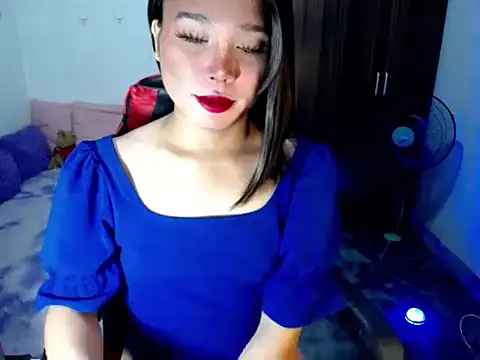 Urassiansweetcummer online show from 31, 5, 2026